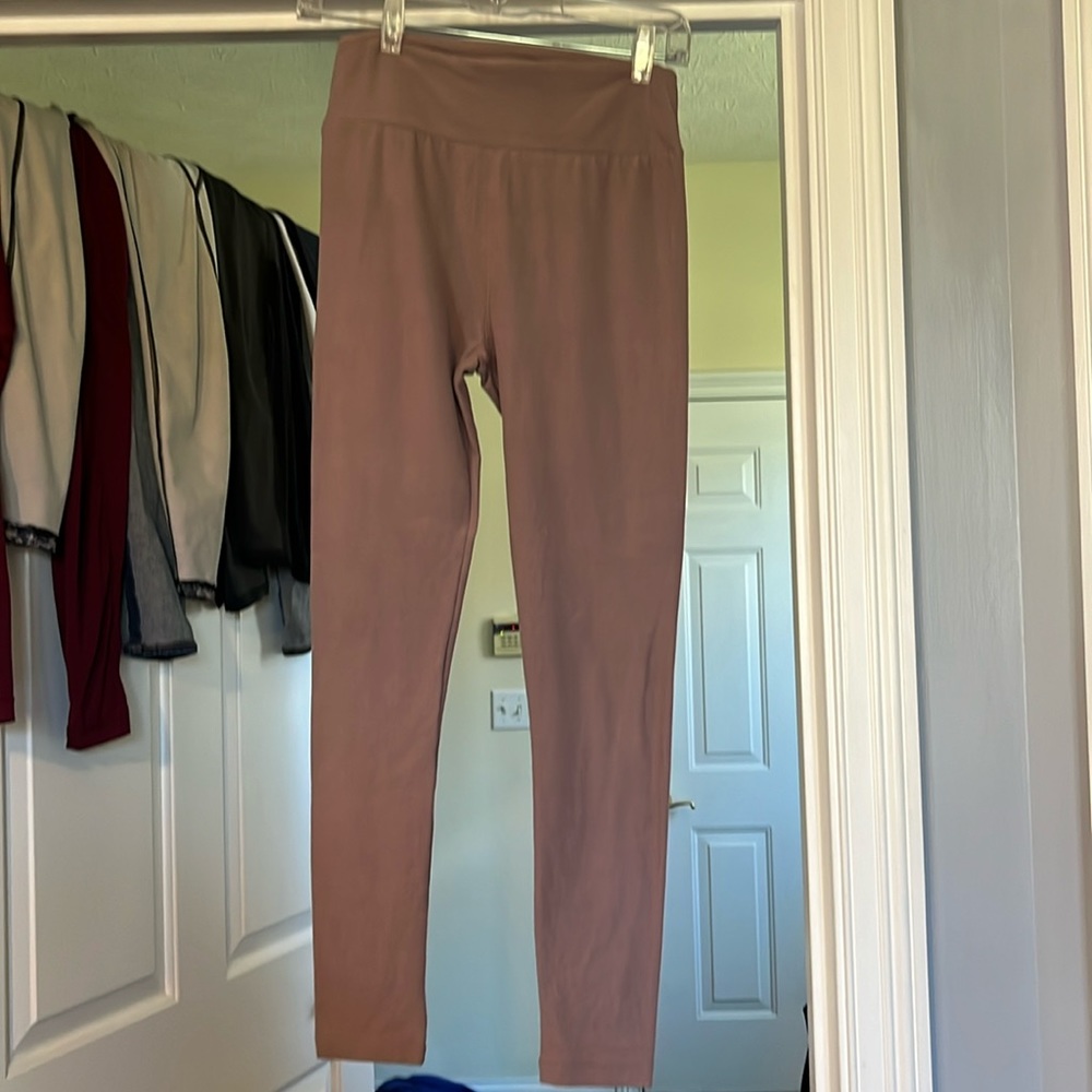 Lularoe women’s one size leggings.